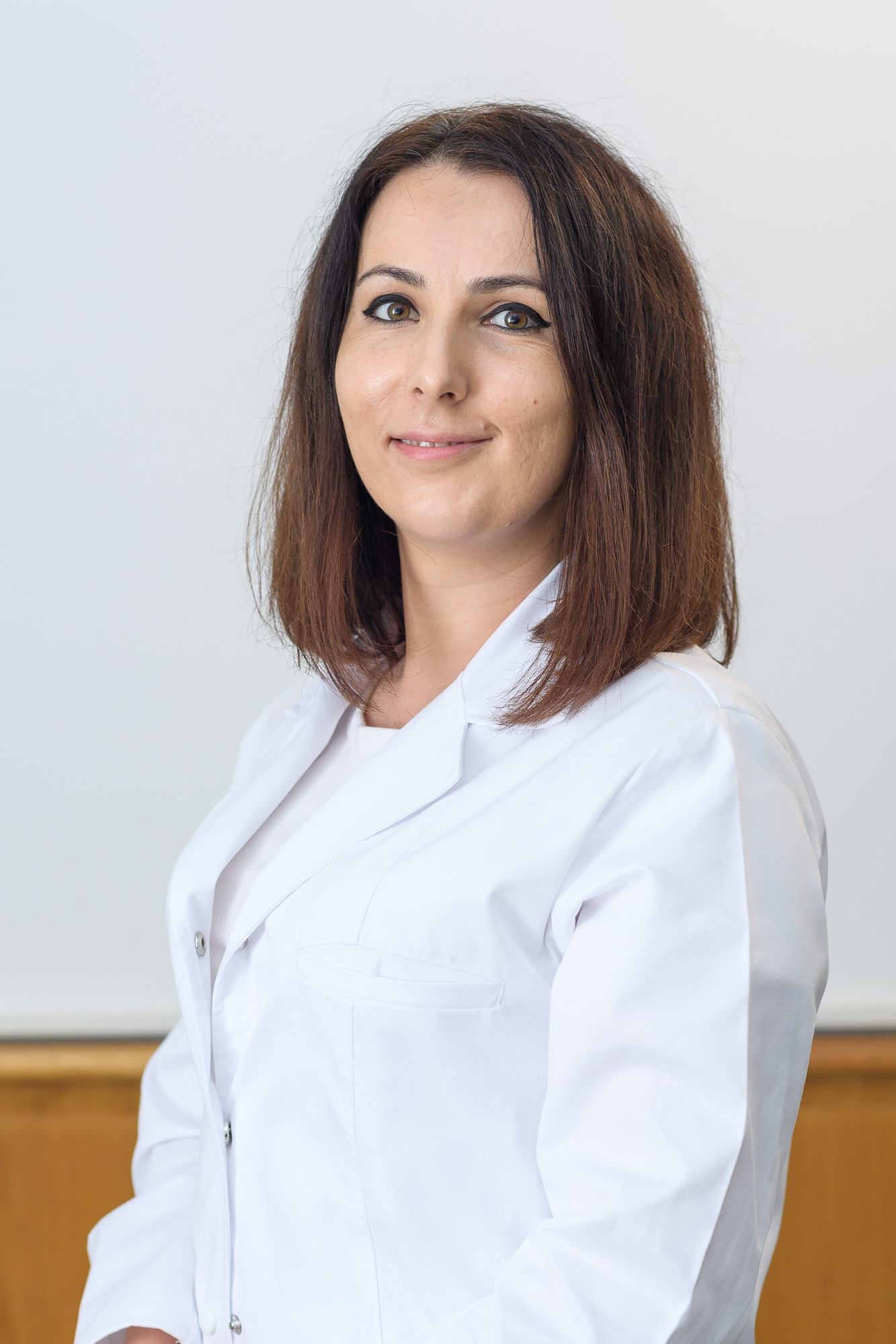 Dr.  Ioana Lungu